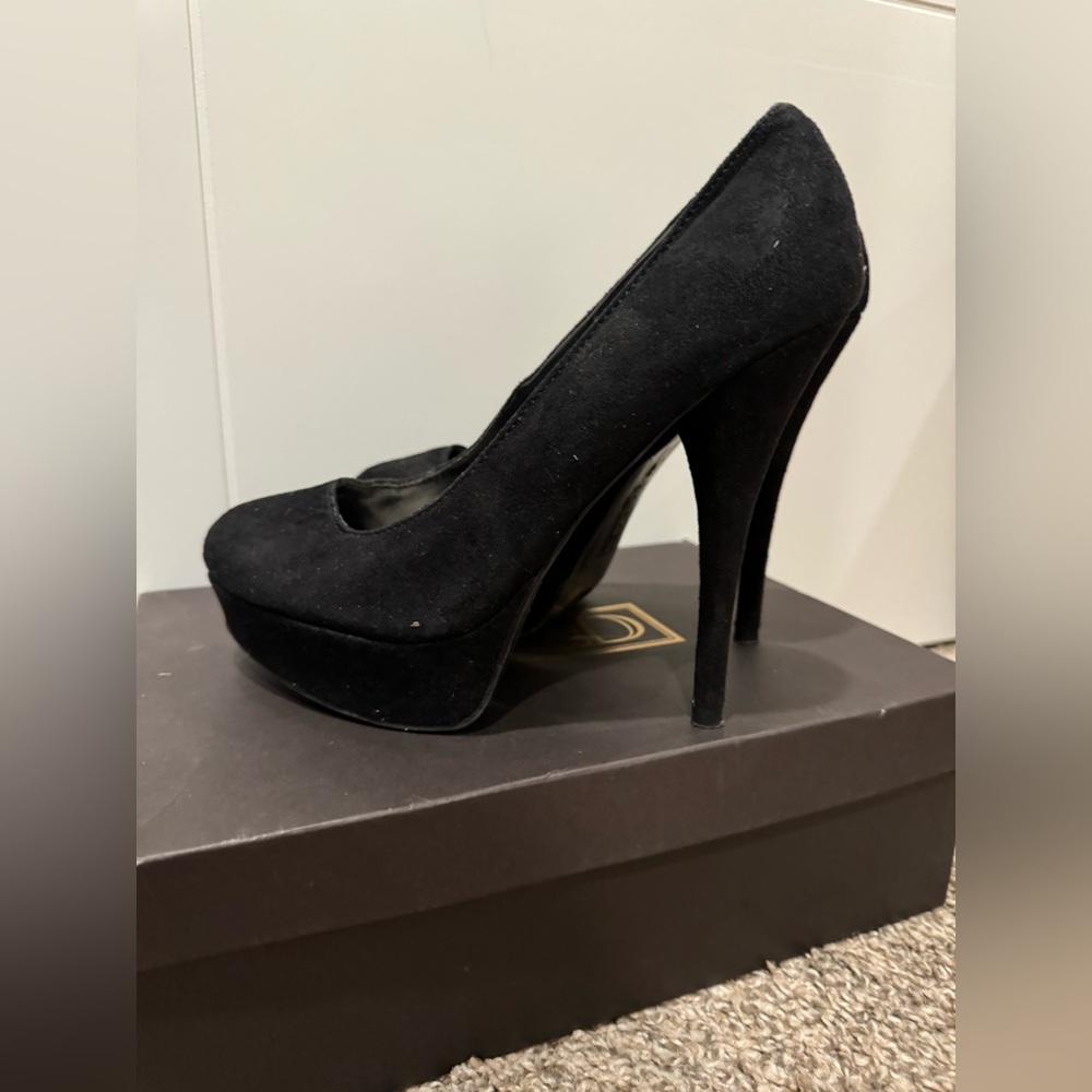 Cute black heels